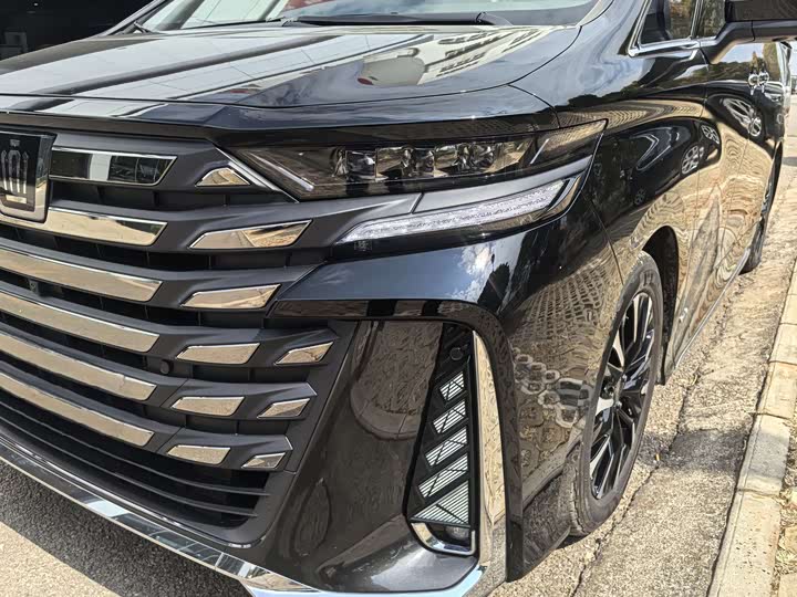 Photo 4 - Toyota Vellfire