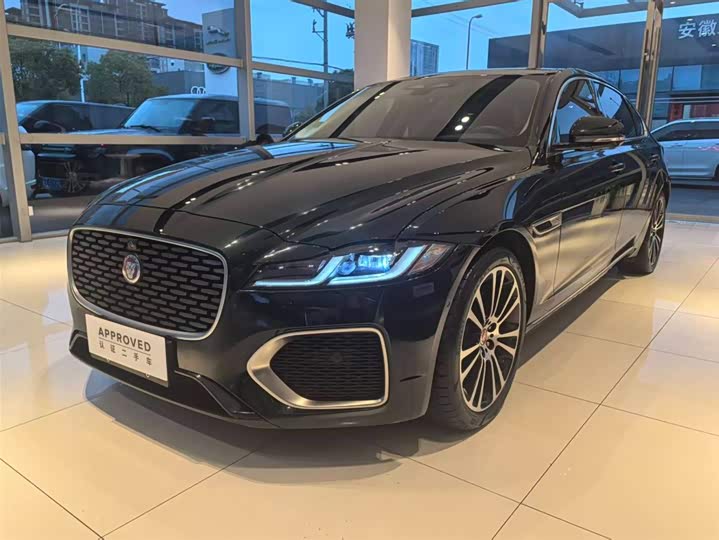 Фото 1 - Jaguar XF L