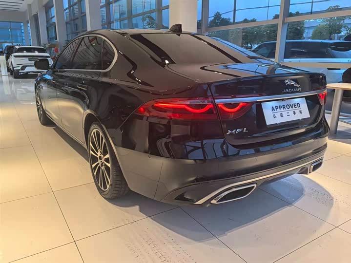 Фото 4 - Jaguar XF L