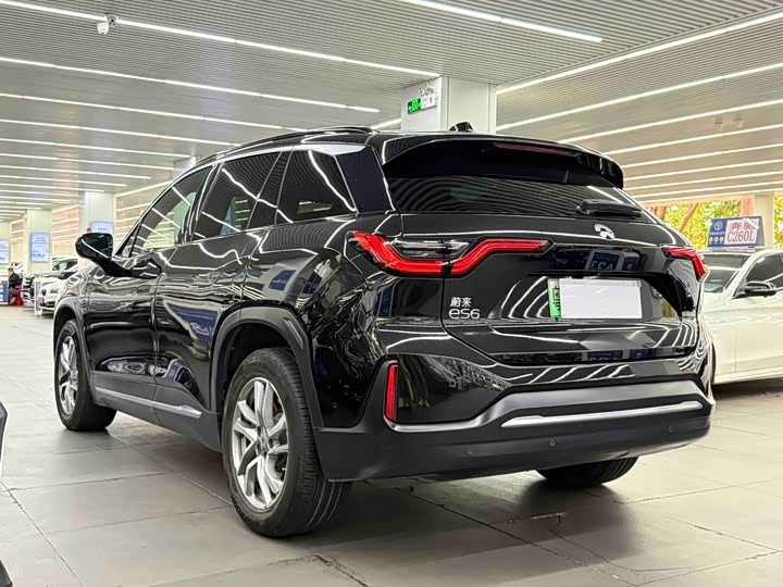 Photo 7 - Nio ES6