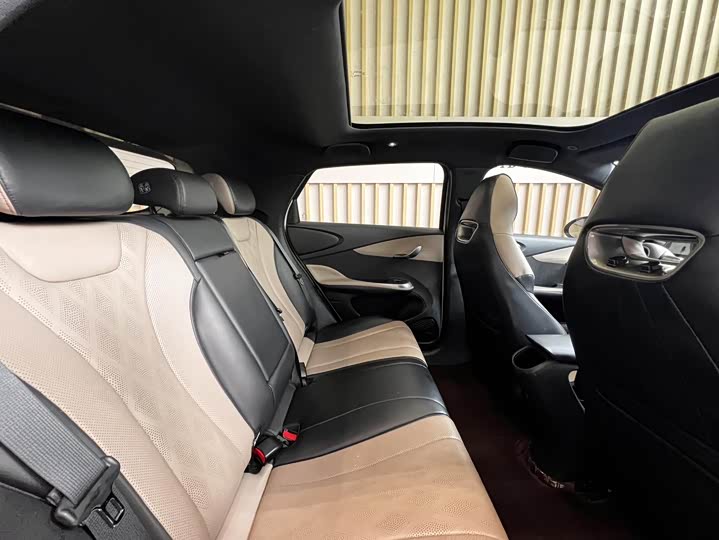 Фото 9 - BYD Dolphin