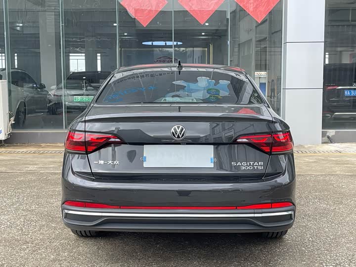 Фото 4 - Volkswagen Sagitar L