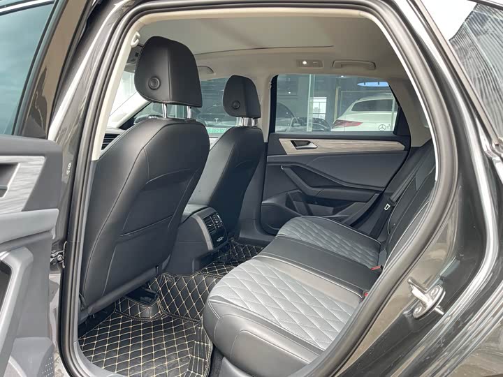 Фото 8 - Volkswagen Sagitar L