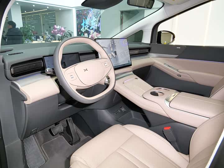 Фото 6 - XPeng X9