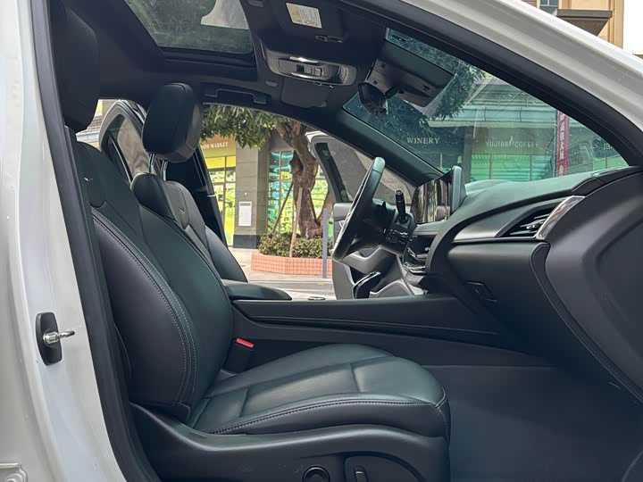 Фото 8 - Cadillac CT5