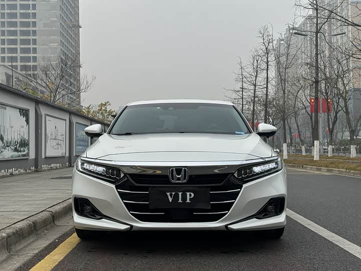 Фото 2 - Honda Accord