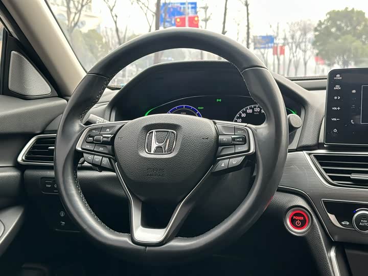 Фото 9 - Honda Accord