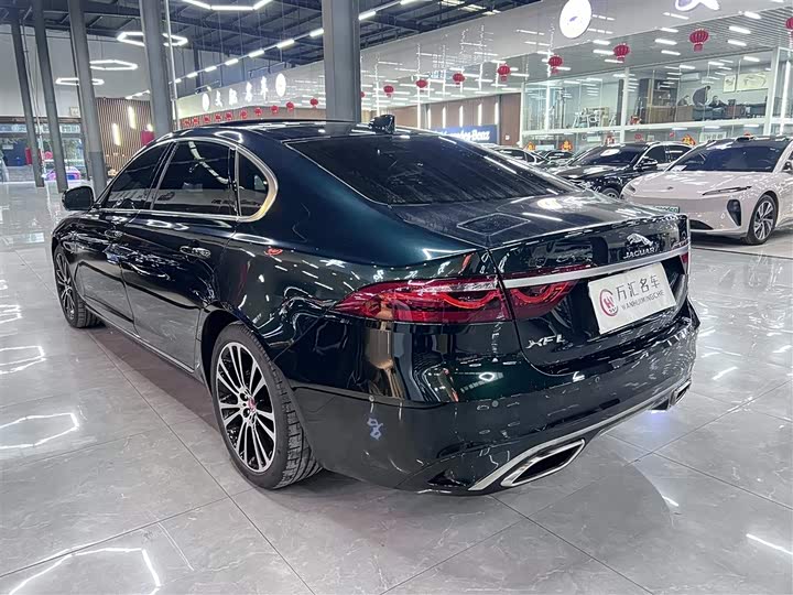 Фото 8 - Jaguar XF L