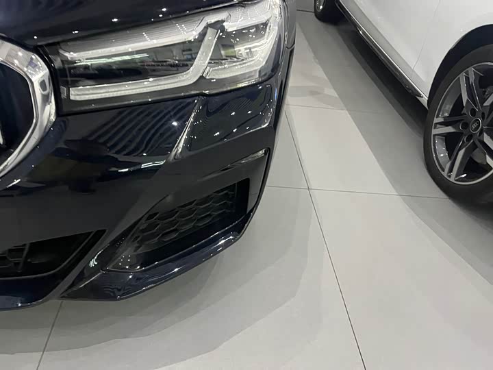 Фото 3 - BMW 5 Series