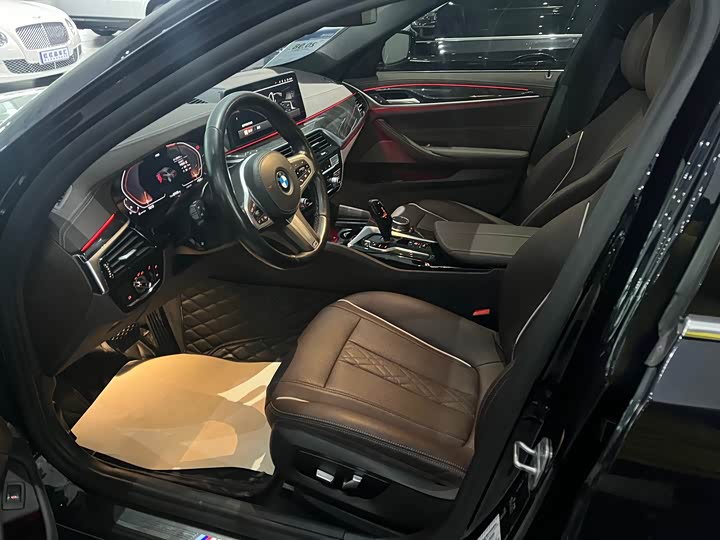 Фото 6 - BMW 5 Series