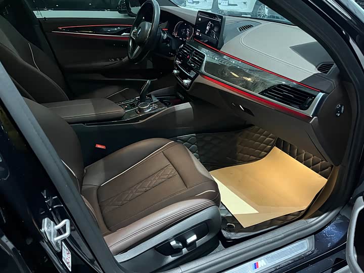 Фото 9 - BMW 5 Series