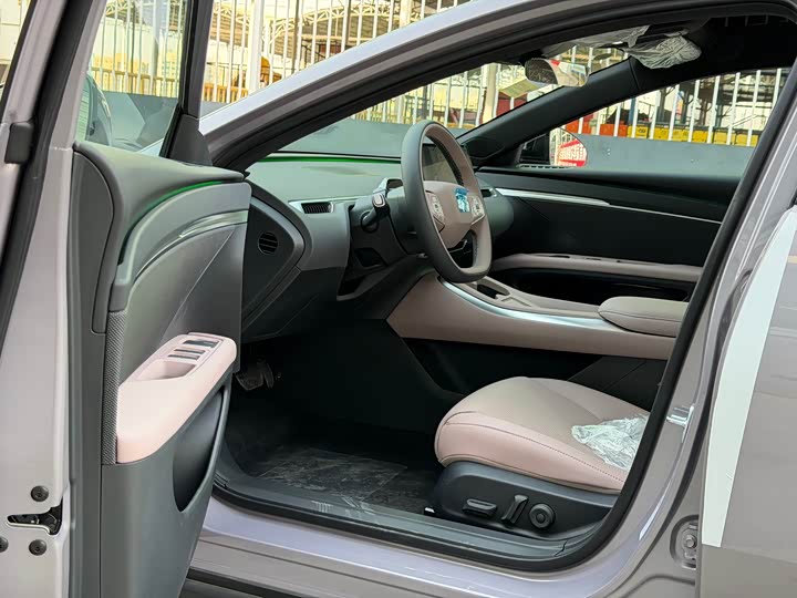 Фото 7 - XPeng Mona M03