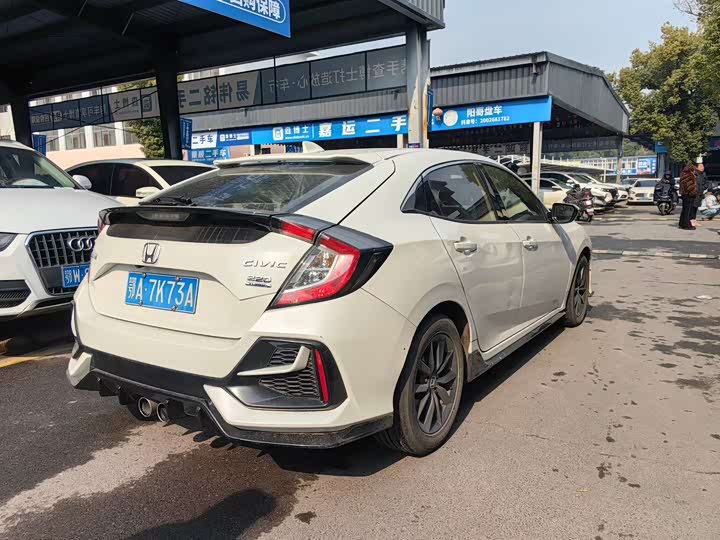 Фото 9 - Honda Civic