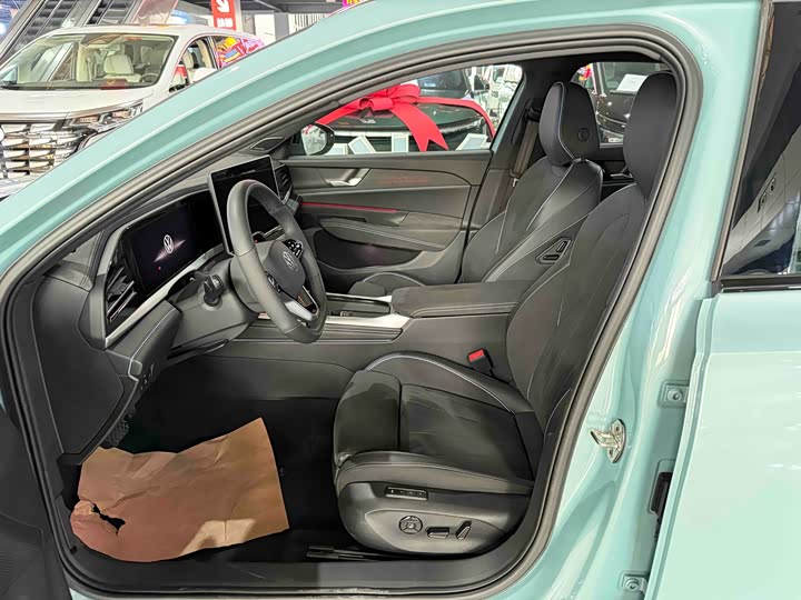 Фото 4 - Volkswagen Passat