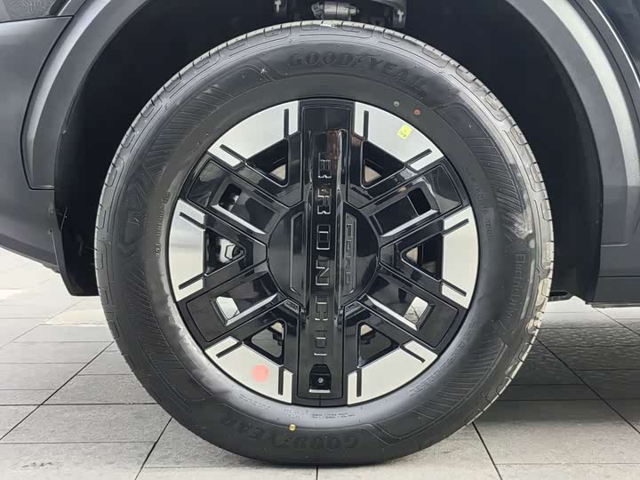 Фото 9 - Ford Bronco EV/Hybrid