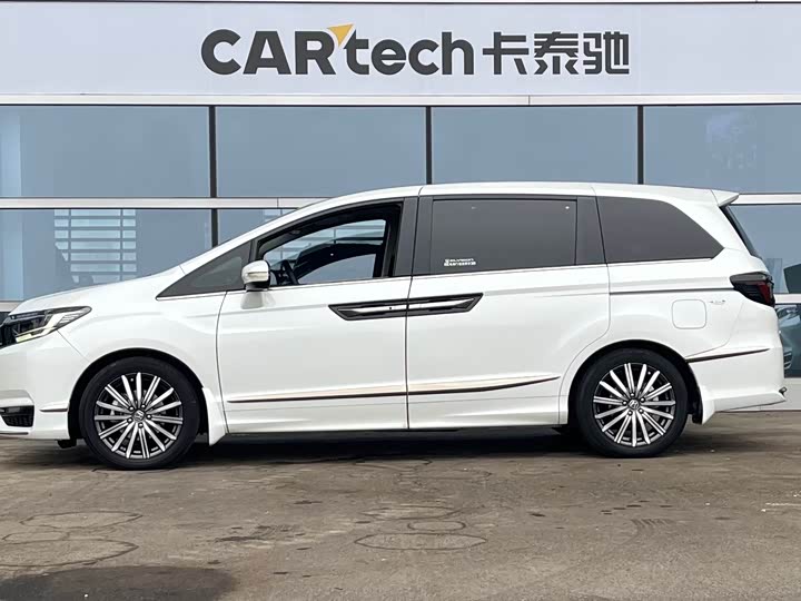 Фото 3 - Honda Elysion