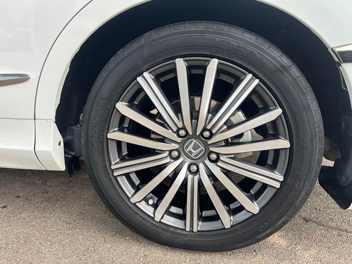 Фото 7 - Honda Elysion