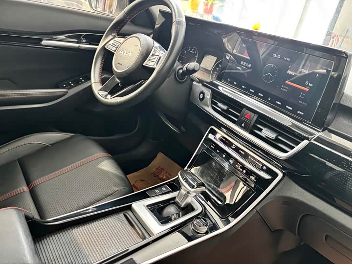 Фото 8 - Kia KX3