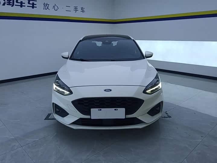 Фото 2 - Ford Focus