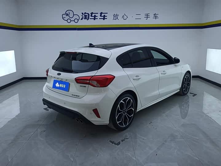 Фото 3 - Ford Focus