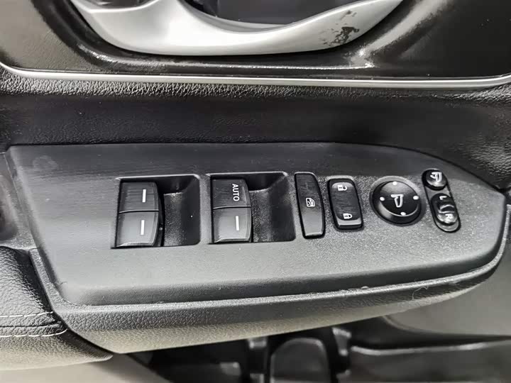 Фото 9 - Honda CR-V