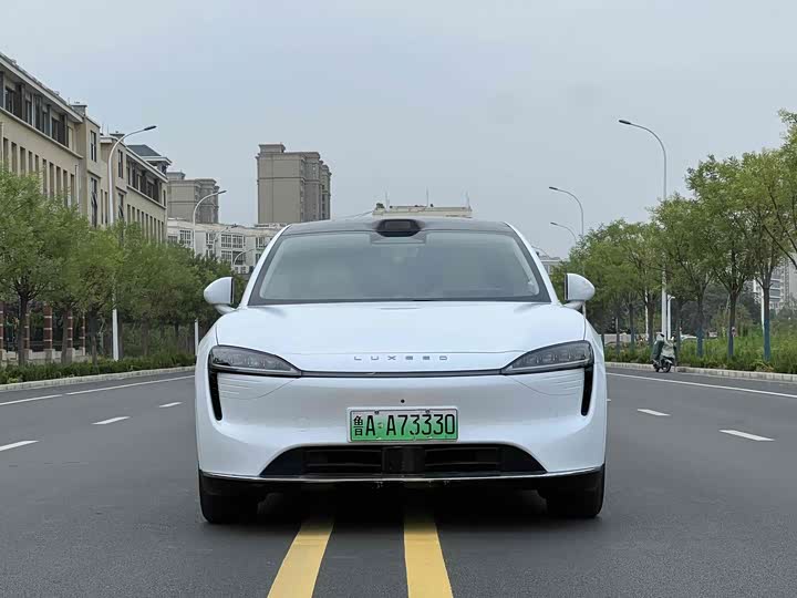 Фото 2 - Luxeed R7