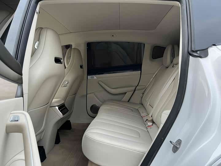 Фото 6 - Luxeed R7