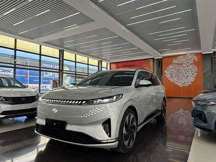 Photo 1 - Dongfeng Yipai eπ 008