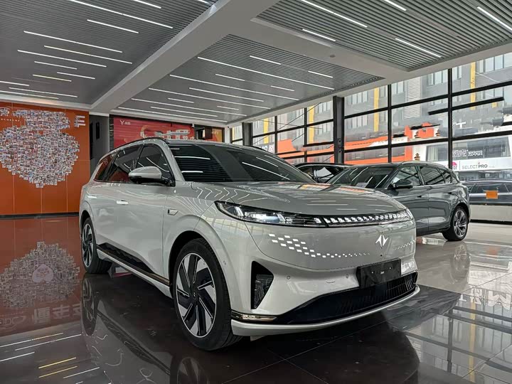 Photo 3 - Dongfeng Yipai eπ 008