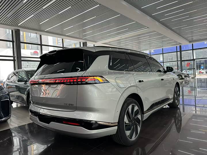 Photo 4 - Dongfeng Yipai eπ 008