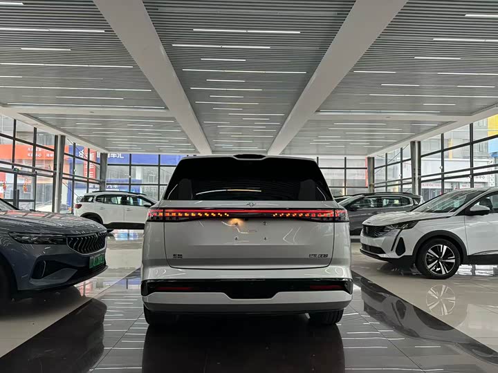 Photo 5 - Dongfeng Yipai eπ 008