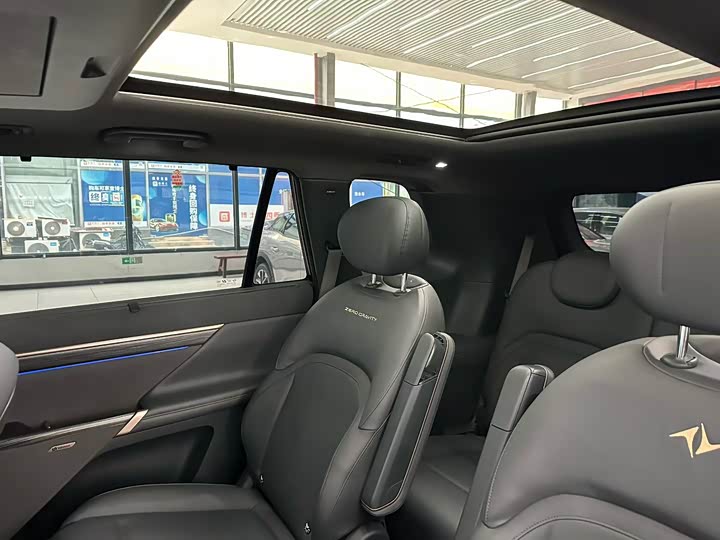 Photo 9 - Dongfeng Yipai eπ 008