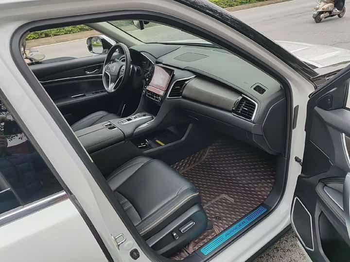 Фото 8 - Honda Avancier