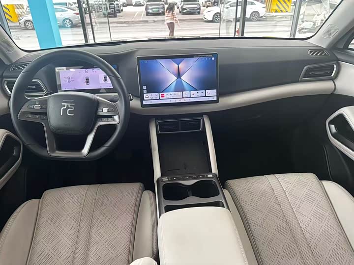 Фото 4 - BYD Yuan Up