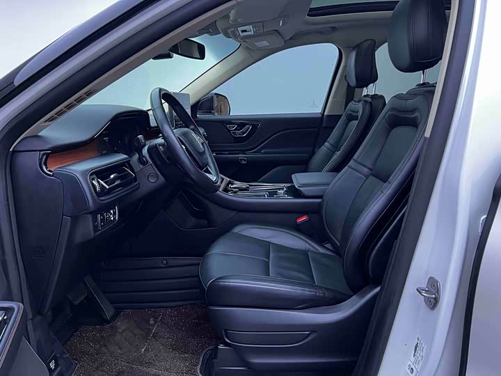 Фото 4 - Lincoln Aviator