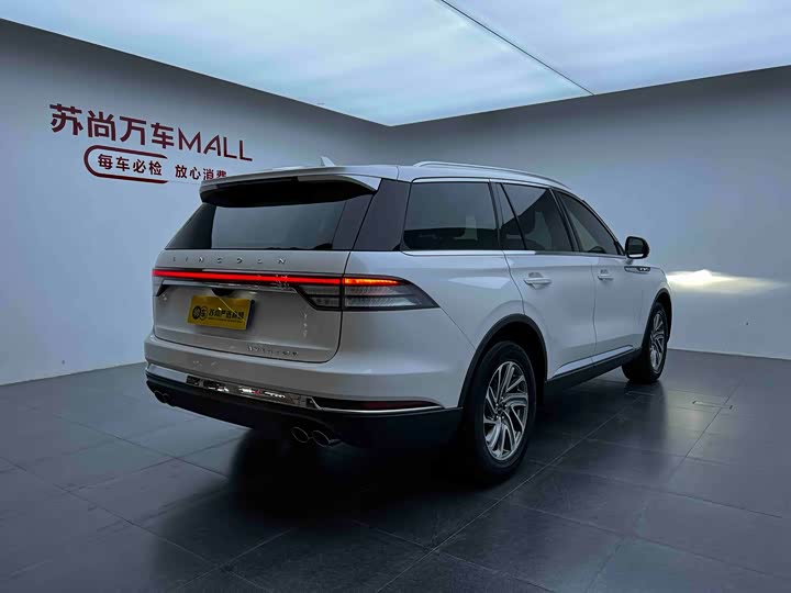 Фото 7 - Lincoln Aviator