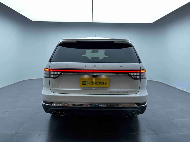 Фото 8 - Lincoln Aviator