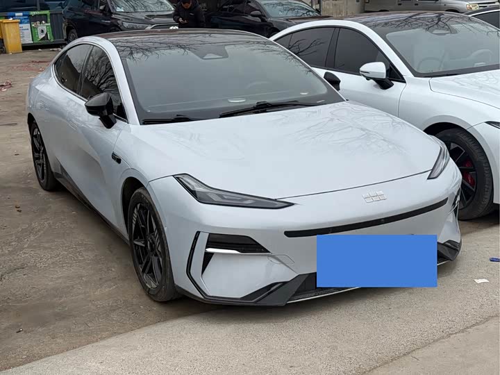 Фото 1 - Geely Galaxy E8