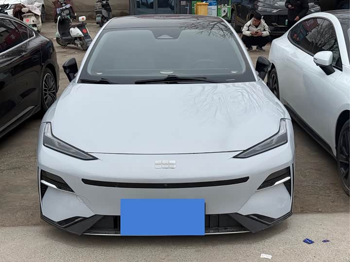 Фото 2 - Geely Galaxy E8