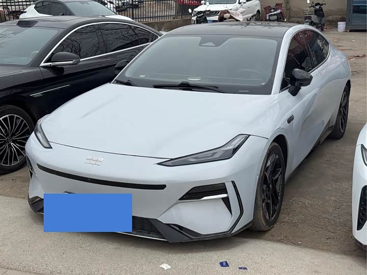 Фото 3 - Geely Galaxy E8