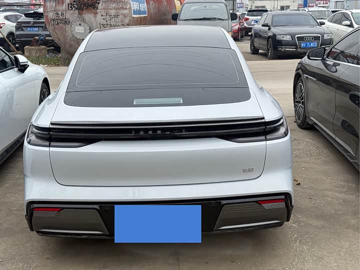 Фото 5 - Geely Galaxy E8