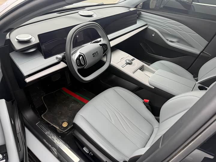 Фото 7 - Geely Galaxy E8