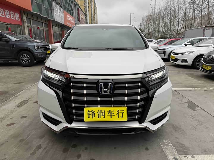 Фото 2 - Honda Elysion