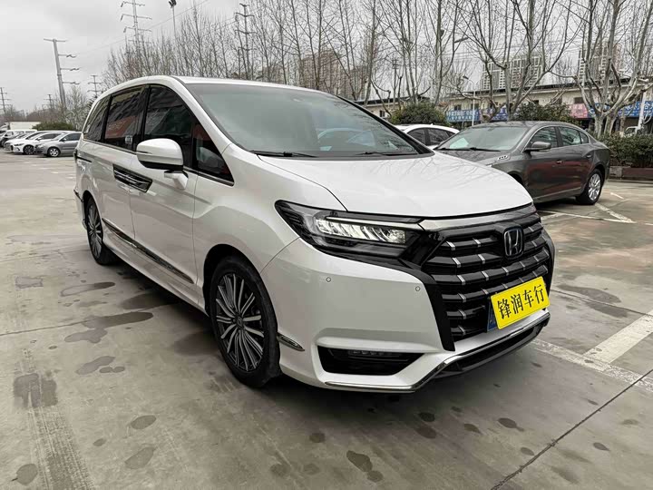 Фото 3 - Honda Elysion