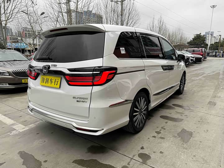Фото 4 - Honda Elysion