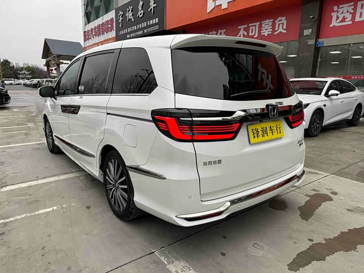 Фото 6 - Honda Elysion