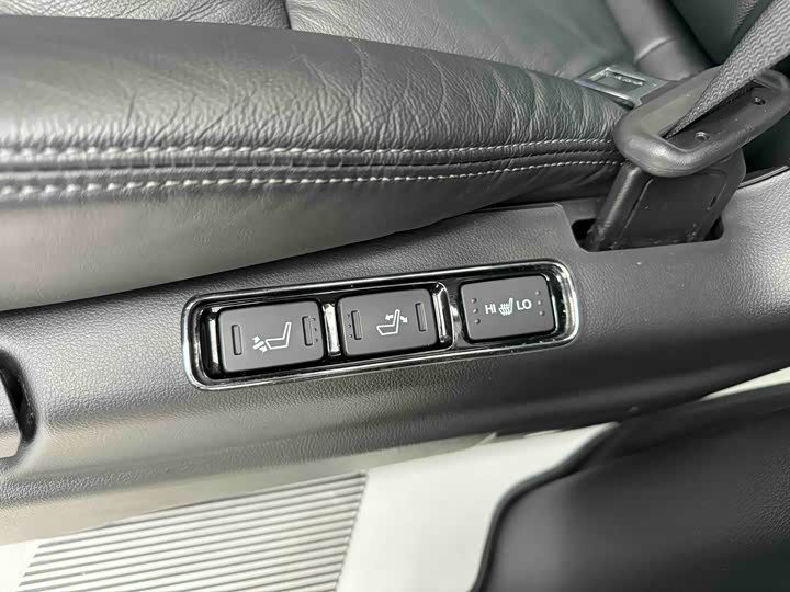 Фото 8 - Honda Elysion