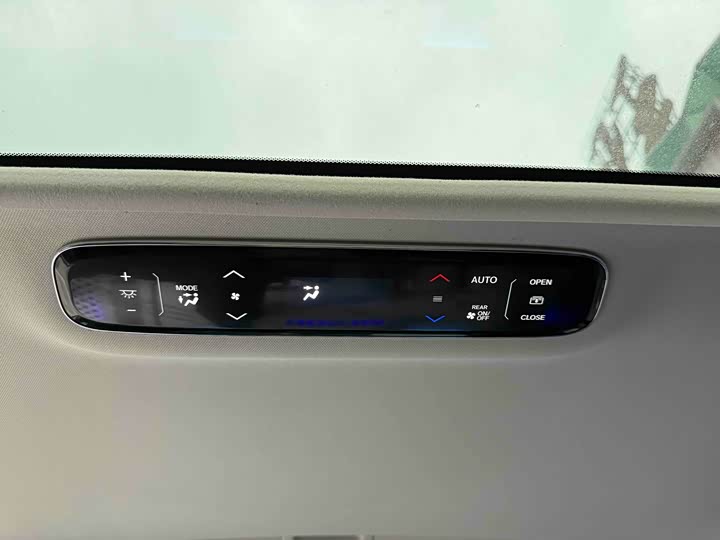 Фото 9 - Honda Elysion