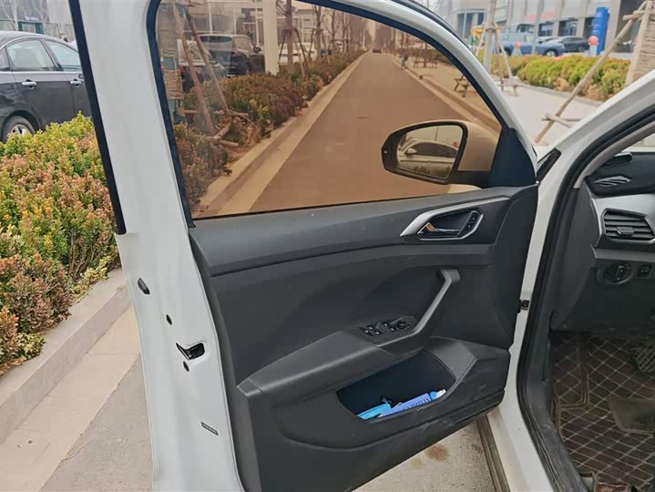 Фото 7 - Volkswagen T-Cross