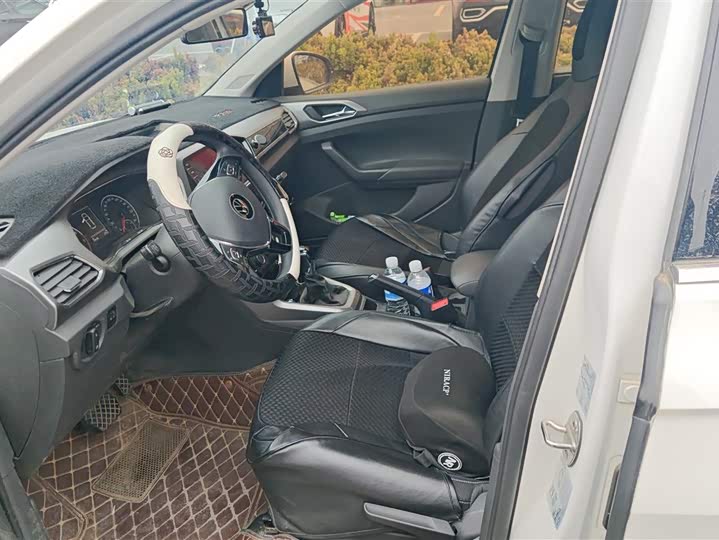 Фото 9 - Volkswagen T-Cross